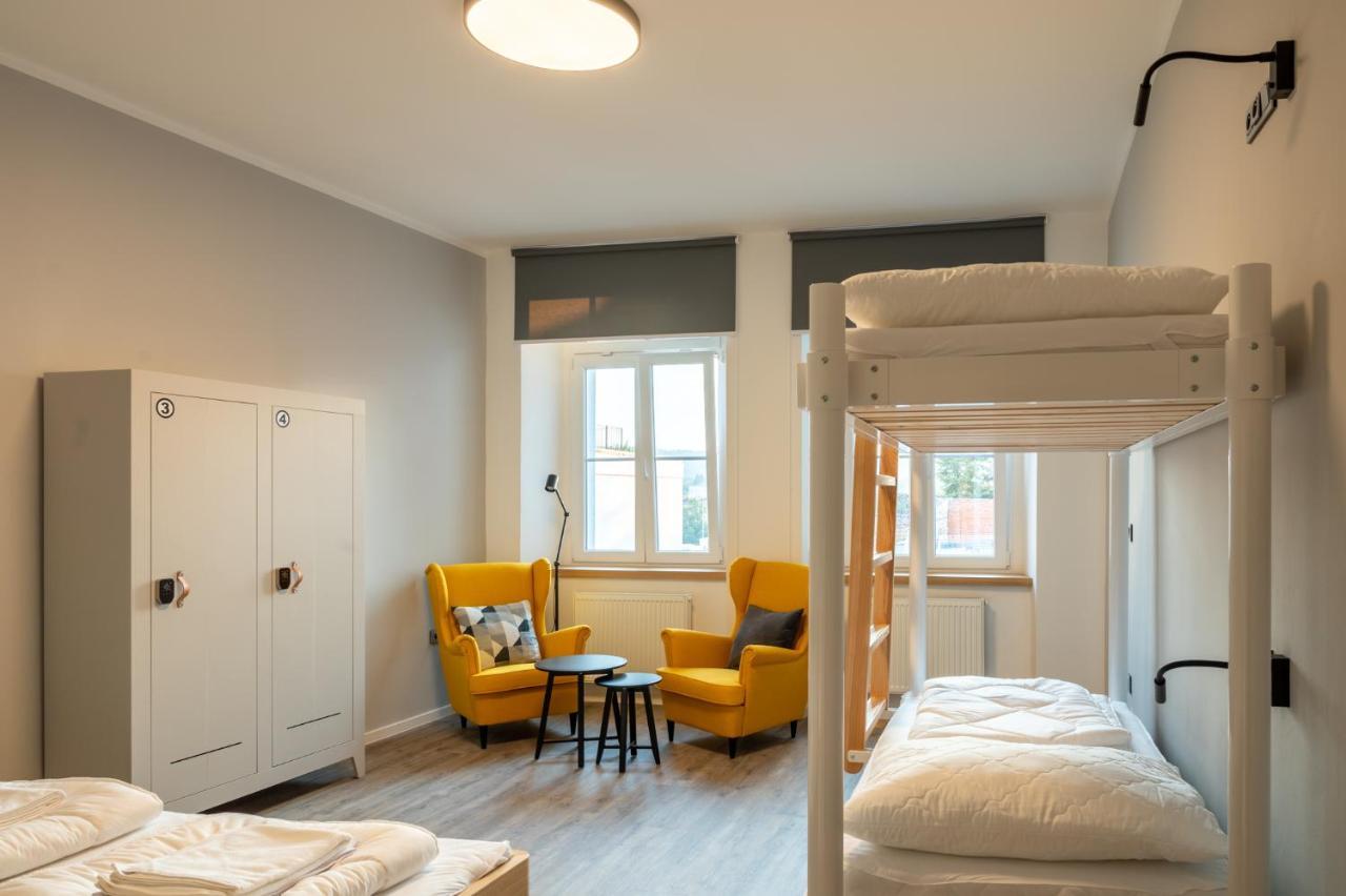 Art Hostel & Apartments Двур-Кралове-над-Лабем Экстерьер фото