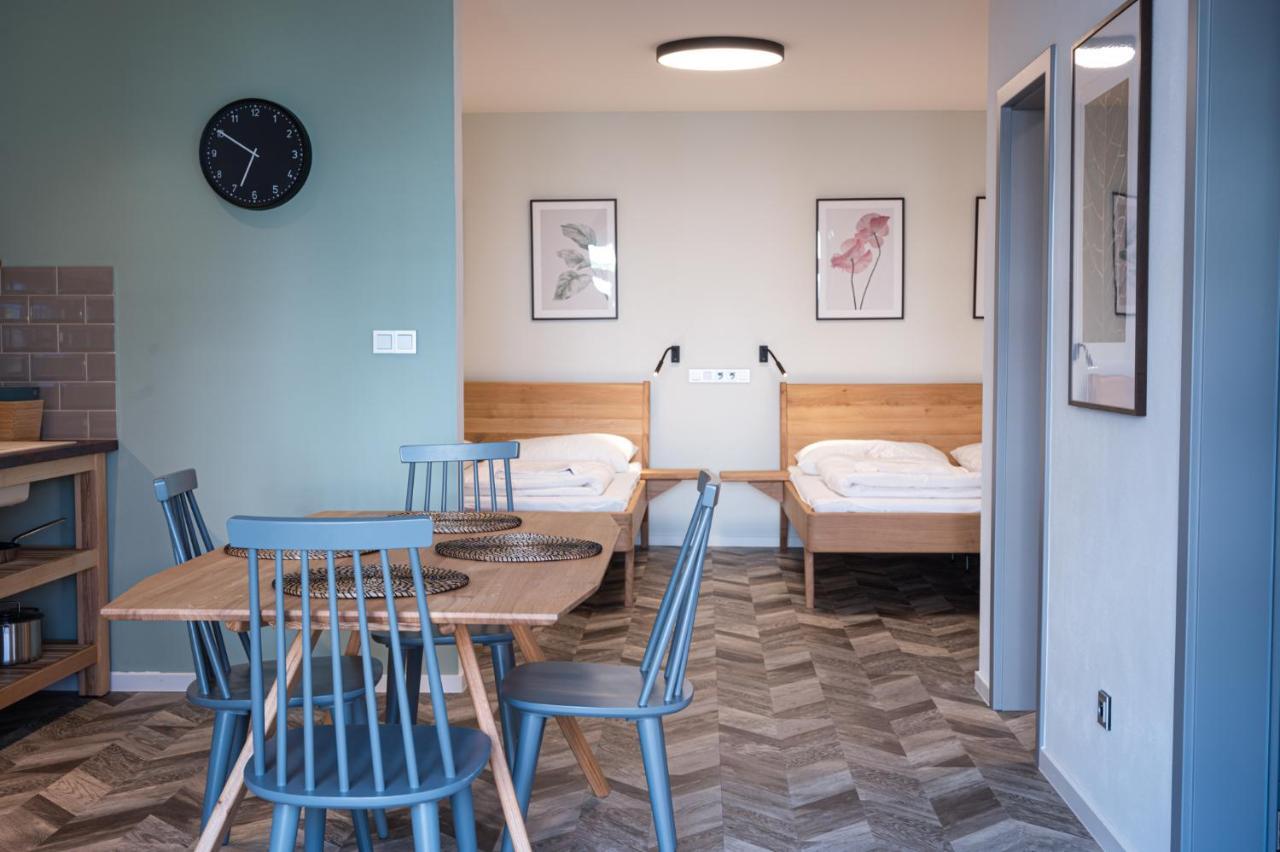 Art Hostel & Apartments Двур-Кралове-над-Лабем Экстерьер фото